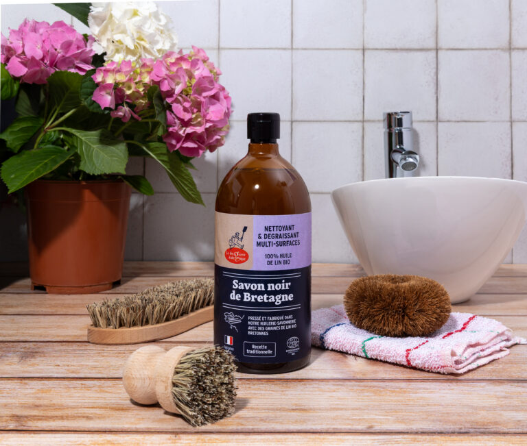 Savon noir bio pour l'entretien de la maison