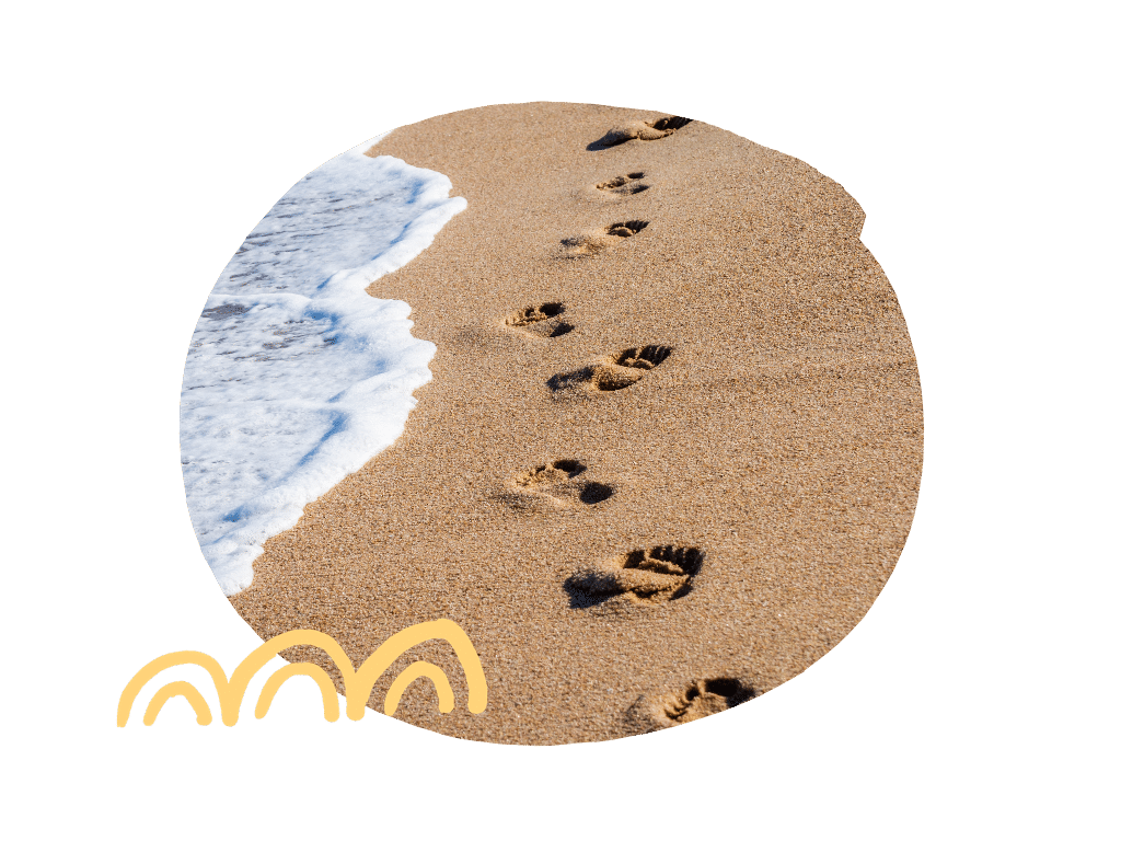 Traces de pied dans le sable sur une plage - Talc en poudre - Grand Beau